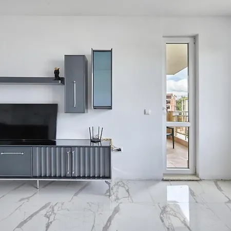 Sunny Seaside Retreat 2bd In By Flat Mаnаger